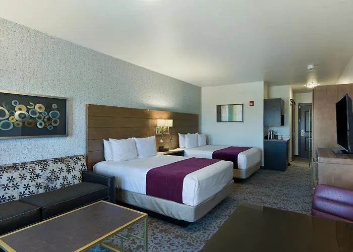 Oxford Suites Sonoma - Rohnert Park
